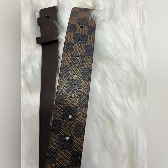 LV Matte Initial Belt in Damier Ebene
UNISEX belt ❤️❤️❤️ - Picture 10 of 11
